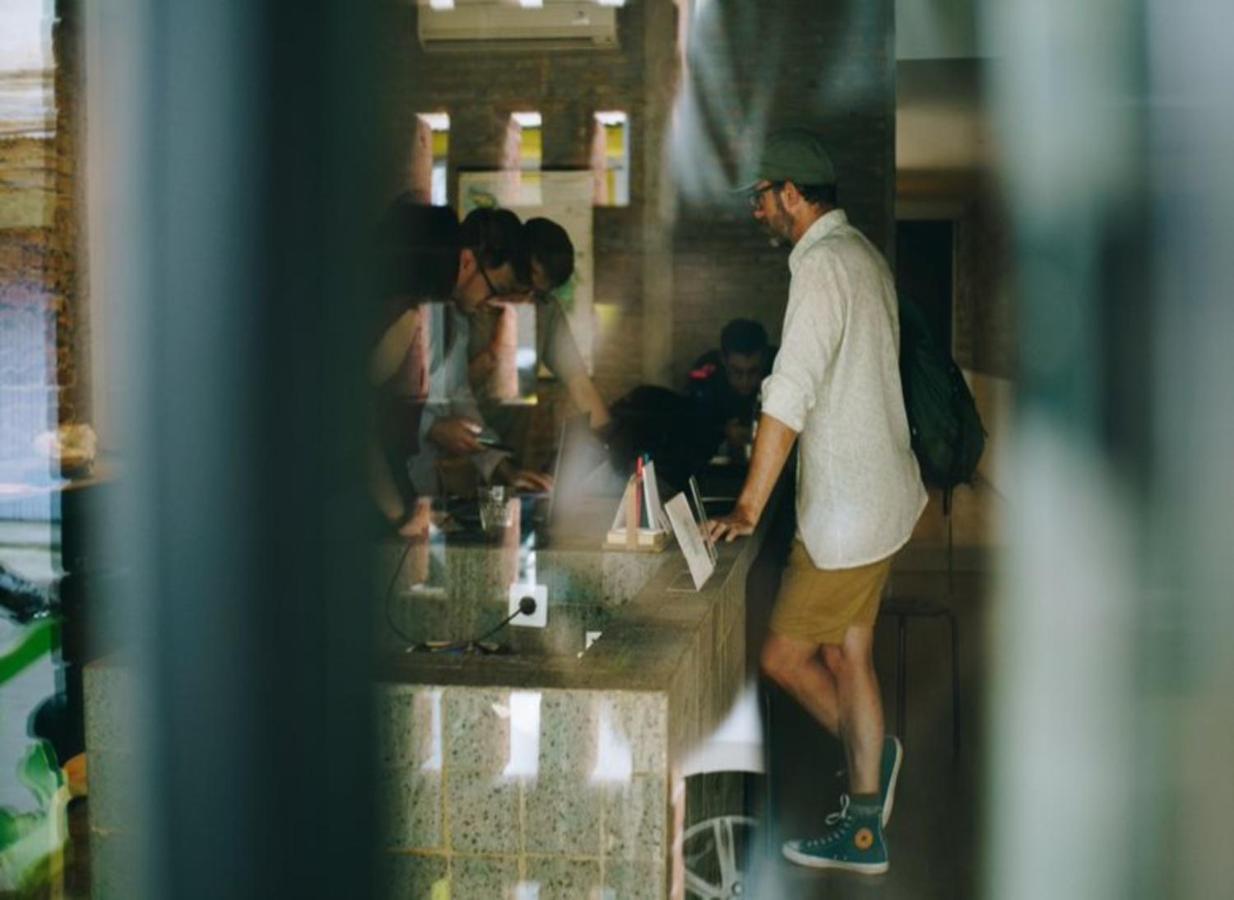 Hostel Semalam At Sun Yat Sen - Self Check In Medan Exterior foto